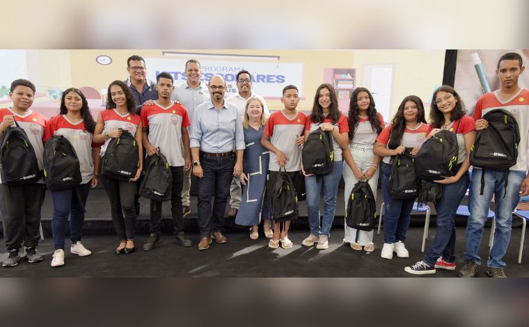 Governo de Minas anuncia distribuição de kits escolares para cerca de 350 mil estudantes