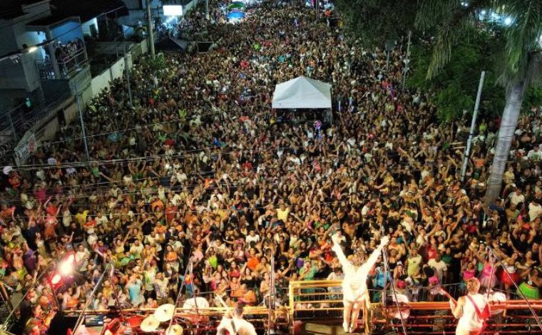 Sete Lagoas celebra sucesso do pré-Carnaval e recebe novos investimentos em saúde e educação
