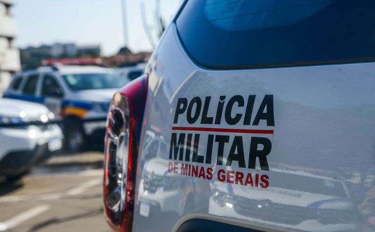 Suspeito foge da polícia, sofre acidente e é preso com drogas em Sete Lagoas