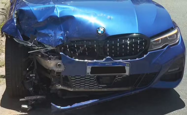 Funcionário de lava-jato pega BMW de cliente ‘para dar uma volta’ e provoca acidente em BH