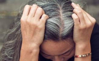 Estresse pode mesmo deixar o cabelo branco? Entenda