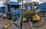 Vídeo: Acidente entre ônibus escolar e caminhão deixa cinco feridos em Paraopeba