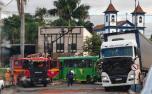 Vídeo: Motorista de ônibus fica ferido após colisão com carreta na região central de Sete Lagoas
