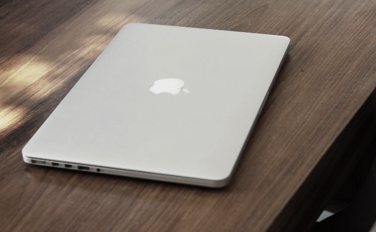 Novo leilão da Receita tem smartphones por R$ 150, MacBooks e instrumentos musicais; confira