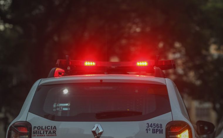 Mulher morre após ser golpeada com chicote de madeira pelo marido no interior de Minas