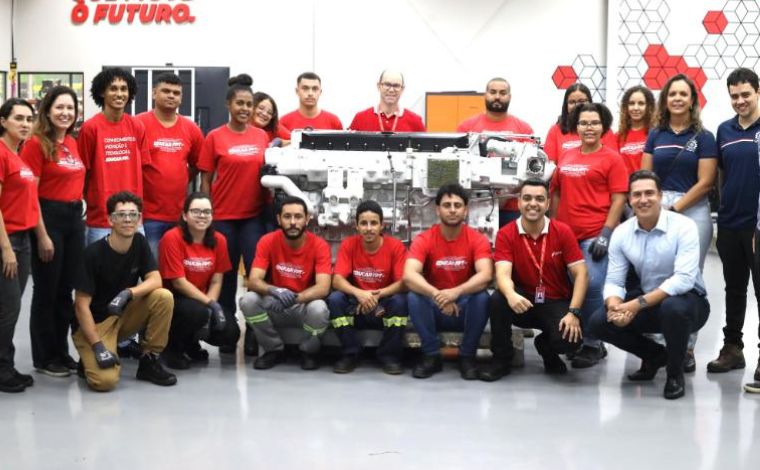 Foto: DivulgaÃ§Ã£o/PMSL - A iniciativa, voltada Ã  capacitaÃ§Ã£o de jovens no setor industrial, levarÃ¡ estudantes da instituiÃ§Ã£o a uma imersÃ£o tÃ©cnica no universo dos motores e sistemas de propulsÃ£o