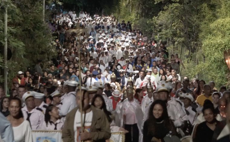 Foto: DivulgaÃ§Ã£o/PMSL - Realizada entre os dias 27 de abril e 5 de maio, a celebraÃ§Ã£o reuniu fiÃ©is na Serra de Santa Helena, reafirmando sua importÃ¢ncia como um dos eventos mais simbÃ³licos do calendÃ¡rio religioso, cultural e comunitÃ¡rio da cidade