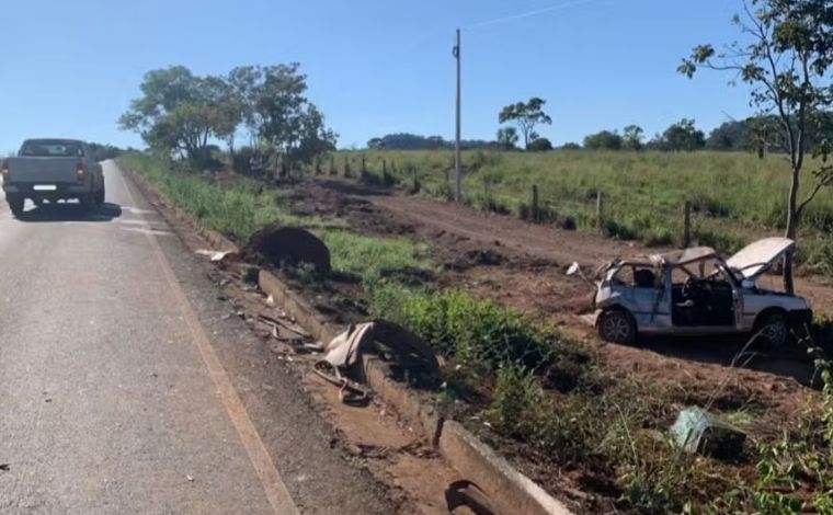 Foto: DivulgaÃ§Ã£o/PMMG - A adolescente foi socorrida em estado grave, com fraturas nas pernas e lesÃ£o na cabeÃ§a, sendo levada para o hospital. Apesar dos esforÃ§os mÃ©dicos, ela nÃ£o resistiu aos ferimentos