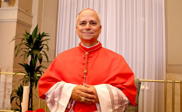 Foto: ReproduÃ§Ã£o - Natural de Chicago, Prevost foi nomeado cardeal pelo prÃ³prio Papa Francisco, de quem Ã© considerado prÃ³ximo. Sua escolha reflete a expectativa de continuidade com a linha reformista e pragmÃ¡tica que marcou o papado anterior