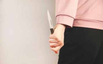 Mulher mata homem a facadas após briga em Minas Gerais 