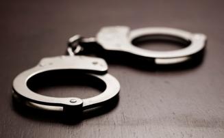 Idoso é preso suspeito de ameaçar vizinhos com arma de fogo em Sete Lagoas