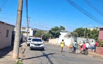 Motociclista sem habilitação colide com viatura da PM durante tentativa de fuga em Sete Lagoas