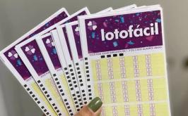 Após ganhar bolão da Lotofácil, apostador presenteia funcionária de lotérica com 10% do valor em BH