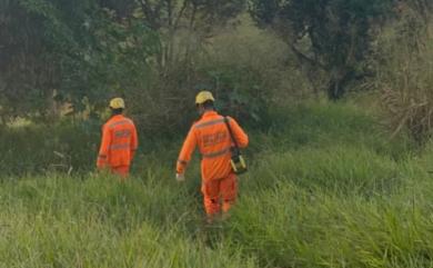 Bombeiros resgatam homem de afogamento na Lagoa Paulino, em Sete Lagoas