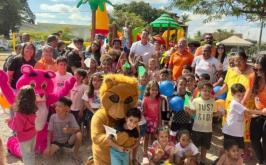 Parques infantis são inaugurados nas praças dos bairros Jardim Europa e Carmo, em Sete Lagoas