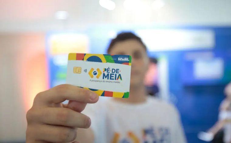 Pé-de-Meia: novo grupo de estudantes do ensino médio recebe parcela do benefício nesta segunda (2)