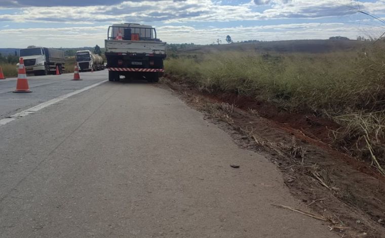 Trabalhador morre atropelado por caminhão de terceirizada durante serviço na BR-262, em MG