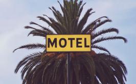 MG: Grupo é preso ao levar bebê para motel, fumar maconha e não pagar por cervejas e Toddynho