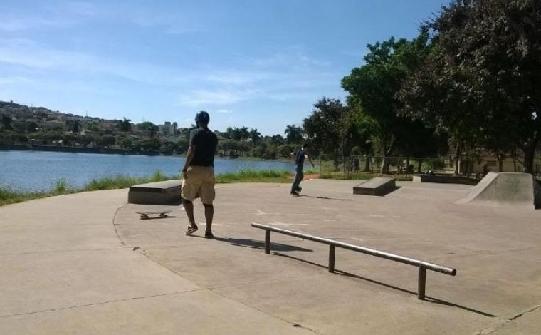 Sete Lagoas recebe Arena Itinerante dos Esportes Urbanos e ganha reforma da pista de skate