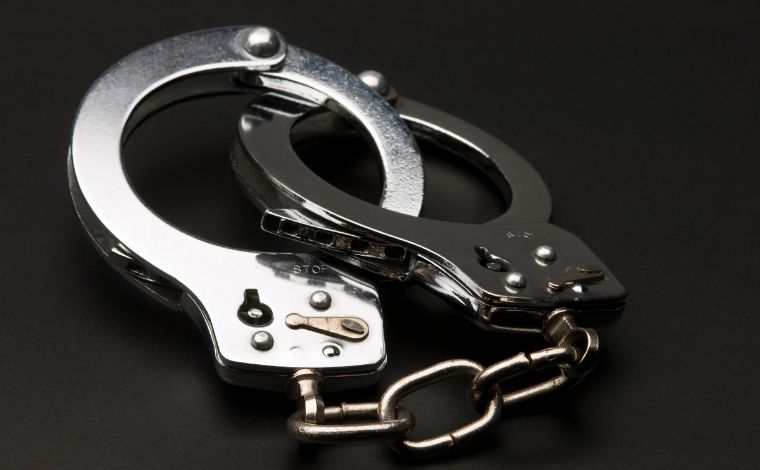 Homem é preso suspeito de tráfico de drogas durante patrulhamento da PM em Sete Lagoas