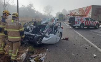 Quatro pessoas, entre elas uma criança, morrem em grave acidente na BR-262, em MG