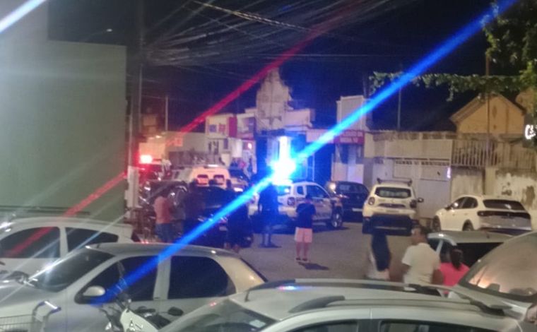 Vídeo: Homem é preso com submetralhadora após perseguição e colisão com viatura em Sete Lagoas