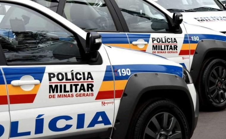 Polícia Militar encontra drogas em imóvel abandonado no bairro Kwait, em Sete Lagoas