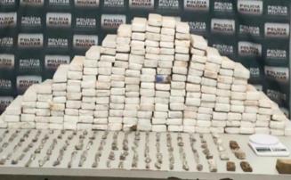  PM apreende mais de 30 quilos de drogas enterradas em sítio usado como depósito em Sete Lagoas