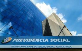 INSS prevê desconto de até 30% na aposentadoria em caso de devolução duplicada; entenda