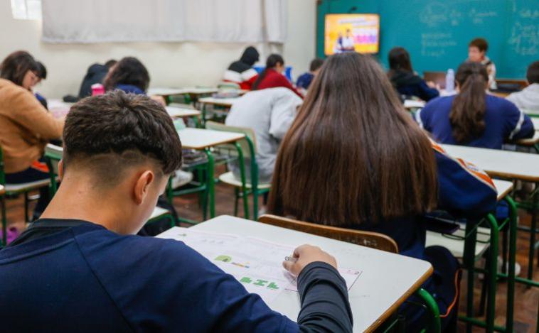 Governo de Minas oferece mais de 13 mil vagas em cursos técnicos gratuitos na rede estadual; confira
