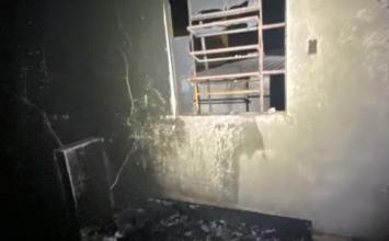 Criança de 2 anos morre e mãe fica gravemente ferida após incêndio em residência na Grande BH