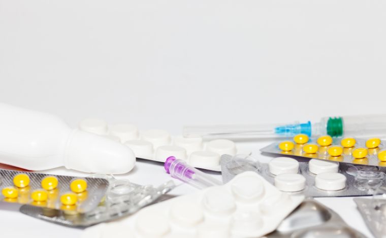 Foto: Getty Images - O Sindusfarma afirmou que o Brasil nÃ£o exporta medicamentos aos EUA e, por isso, o setor nÃ£o teme o aumento tarifÃ¡rio. No entanto, o sindicato alertou para possÃ­veis retaliaÃ§Ãµes do governo brasileiro que poderiam afetar o setor