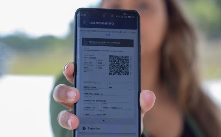 Foto: DivulgaÃ§Ã£o/CET-MG - O CRLV Ã© o documento que comprova que o veÃ­culo estÃ¡ em condiÃ§Ãµes legais de circular, conforme determina o CTB. Ele deve ser portado em formato impresso ou digital, junto Ã  CNH, a PPD ou a ACC