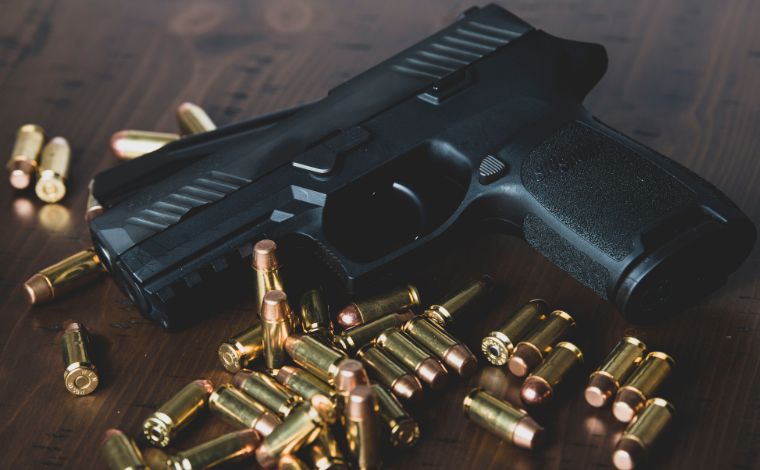 Homem é preso com arma de fogo após confusão em bar de Sete Lagoas