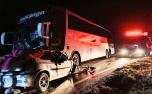 Colisão entre ônibus de romeiros e carro de passeio deixa cinco mortos na rodovia MG-122