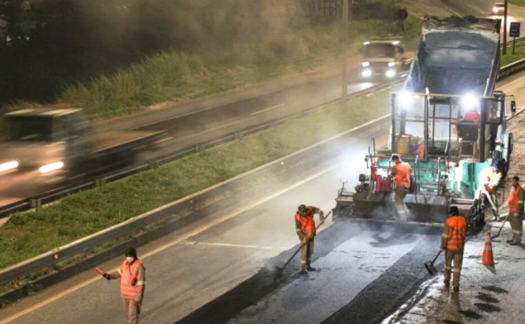Foto: DivulgaÃ§Ã£o/Via Cristais - As atividades incluem recapeamento, reparos profundos no pavimento, fresagem e melhorias no sistema de drenagem. Os trabalhos acontecem nos dois sentidos da via, sem previsÃ£o de interdiÃ§Ã£o total do trÃ¡fego