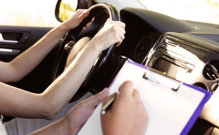 Foto: Ilustrativa - O programa permitiria que o candidato escolhesse quantas horas de instruÃ§Ã£o deseja fazer em uma autoescola ou com um instrutor autÃ´nomo credenciado