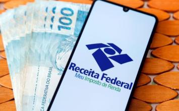 Receita Federal paga restituições do 3º lote do IR 2025 nesta quinta-feira (31); veja quem recebe