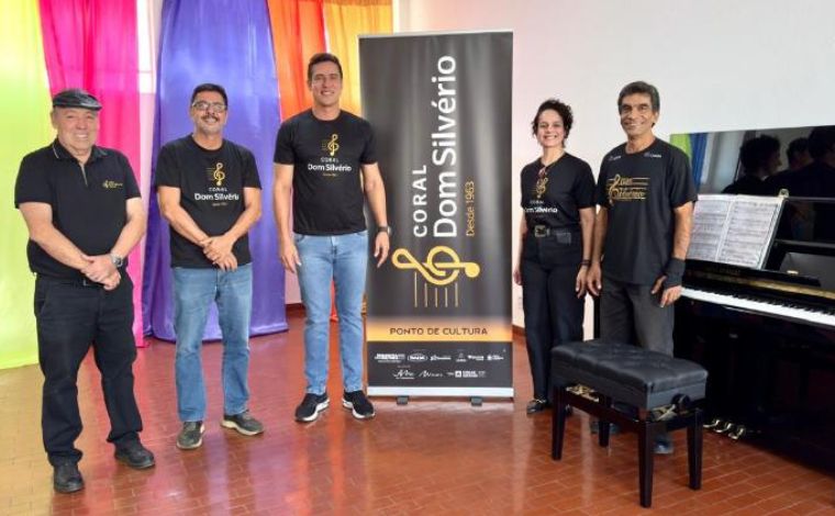 Foto: DivulgaÃ§Ã£o/PMSL - Com o valor recebido, foram adquiridos trÃªs pianos, cinco microfones coaxiais, um microfone condensador e uma caixa acÃºstica. Os equipamentos irÃ£o fortalecer o trabalho pedagÃ³gico e artÃ­stico desenvolvido pelo grupo