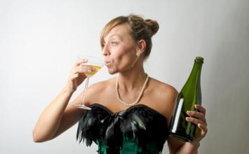 Riscos do consumo de álcool aumentam a partir dos 40 anos e exigem atenção redobrada