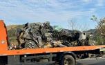 Casal morre e motorista de caminhão fica ferido após colisão frontal na BR-116, em MG