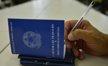 Tarifaço de Trump pode impactar 726,7 mil empregos no Brasil e afetar INSS e FGTS, diz Dieese