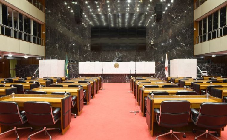 ALMG aprova proibição de artistas condenados por violência doméstica em eventos públicos
