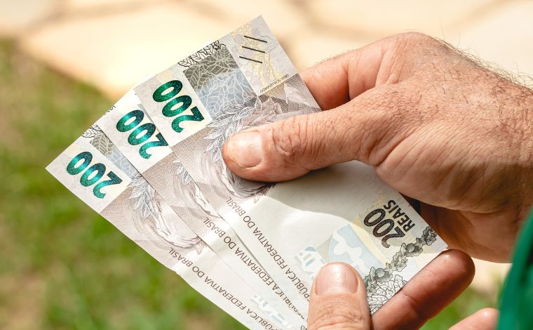 Foto: Ilustrativa - Os contratos antigos pertencem a funcionÃ¡rios que trabalham ou trabalhavam em empresas que tinham parcerias com bancos para oferecer emprÃ©stimos com desconto das parcelas no salÃ¡rio. Esse modelo serÃ¡ extinto em novembro