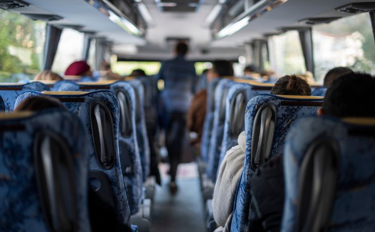Foto: Getty Images - De acordo com o relato da passageira, ela estava sentada em uma poltrona prÃ³xima Ã  janela quando, por volta das 2h, passou a ser importunada pelo homem que ocupava o assento ao lado