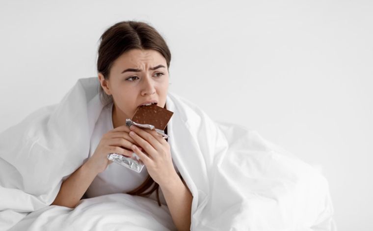 Foto: Getty Images - A ansiedade, quando intensa e frequente, pode atrapalhar a rotina e indicar um transtorno psicolÃ³gico. A alimentaÃ§Ã£o desempenha um papel importante nesse contexto