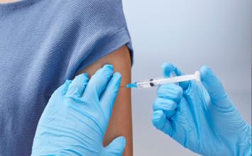 Vacina contra herpes-zóster reduz risco de AVC e infarto, diz estudo