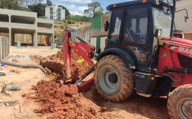 Trabalhador morre soterrado em obra de supermercado na Grande BH