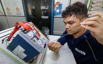 Programa Trilhas de Futuro disponibiliza mais de 50 mil vagas em cursos técnicos gratuitos em MG