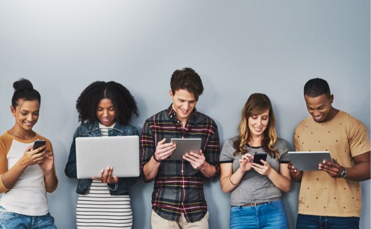Feira online abre inscrições para empregar mais de 8 mil jovens